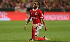 九游体育APP下载-沙尔克客场挫败对手，双方积分差距缩小