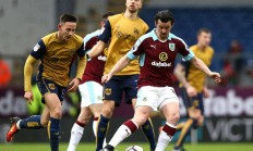 九游娱乐网站-包含伯恩茅斯主场一球小胜伯恩利，保持中游位置的词条