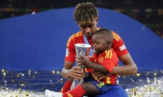 九游app下载-欧洲杯预选赛背后故事揭示，球迷感慨良多