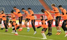 九游娱乐入口-包含重庆斯威与山东鲁能对阵，谁能笑到最后？的词条