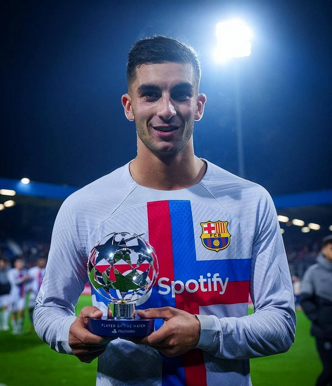 关于巴塞罗那遭遇队内危机主帅面临压力的信息 关于巴塞罗那遭遇队内危机主帅面临压力的信息