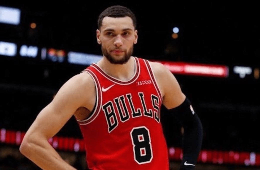 包含骑士擒拿凯尔特人，拉文成功转型取得关键胜利的词条