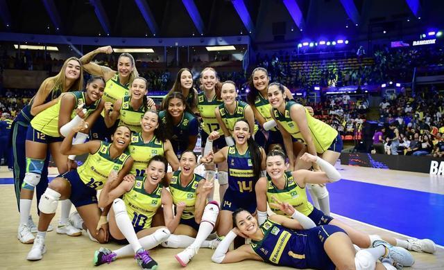 波兰女队在比赛中力克对手，晋级下一轮的简单介绍