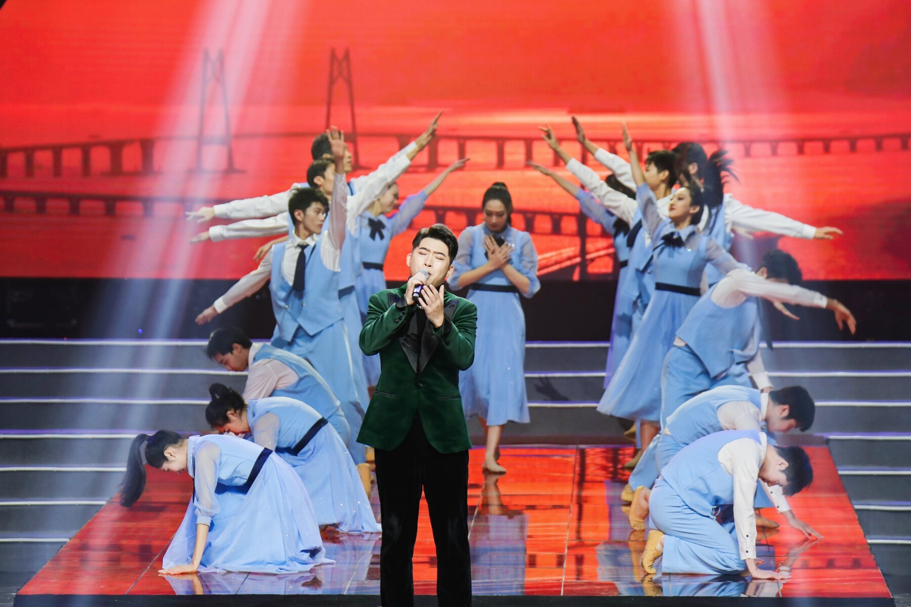 关于激烈角逐！年轻新星在欧洲舞台上闪耀的信息