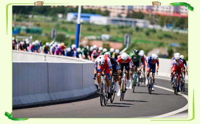 自行车赛事进行激烈角逐，领先者脱颖而出的简单介绍