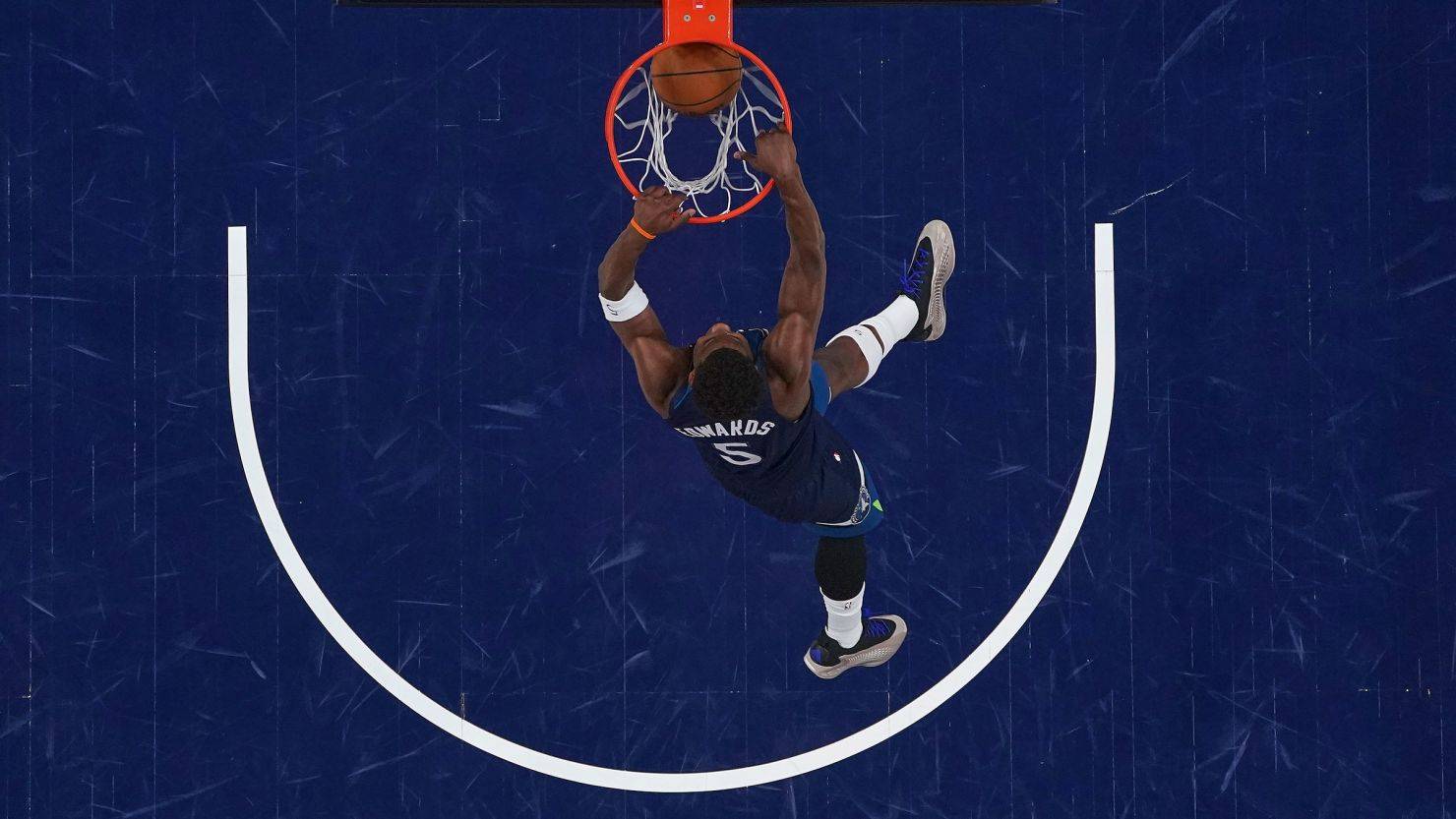 关于俄克拉何马城雷霆后卫狂扣，逆袭胜出的信息