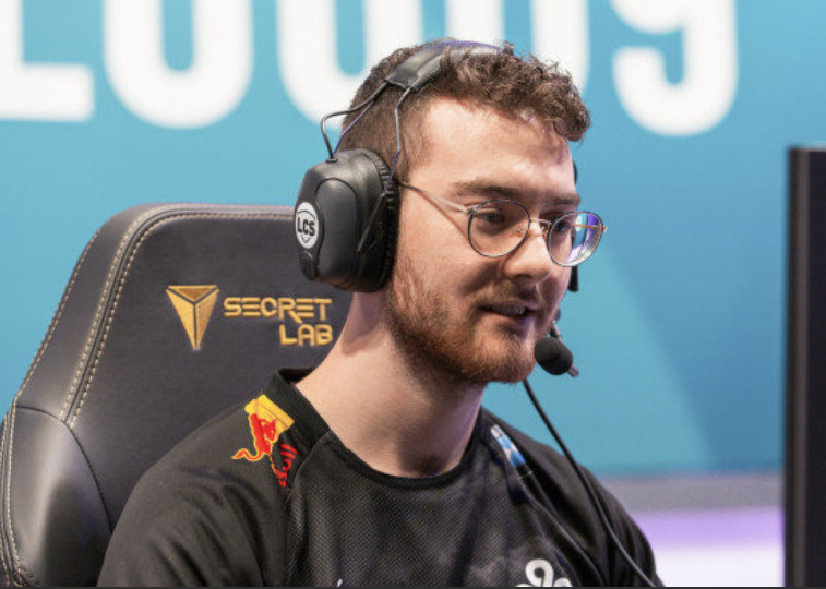 包含Rogue险胜BRO,Caps一己之力扛起全队的词条 包含Rogue险胜BRO,Caps一己之力扛起全队的词条