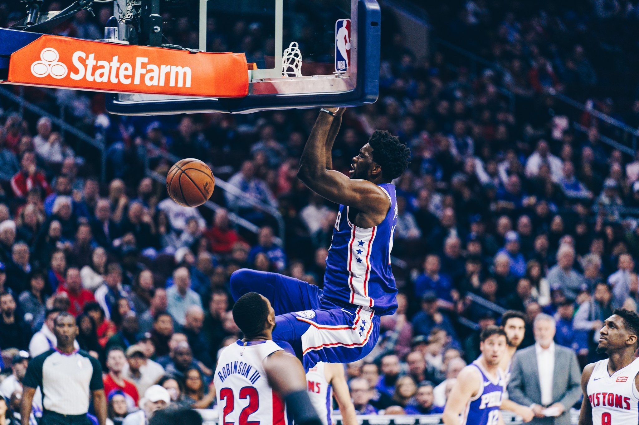 包含球队心态失衡遭遇连败，救火大任在身的词条