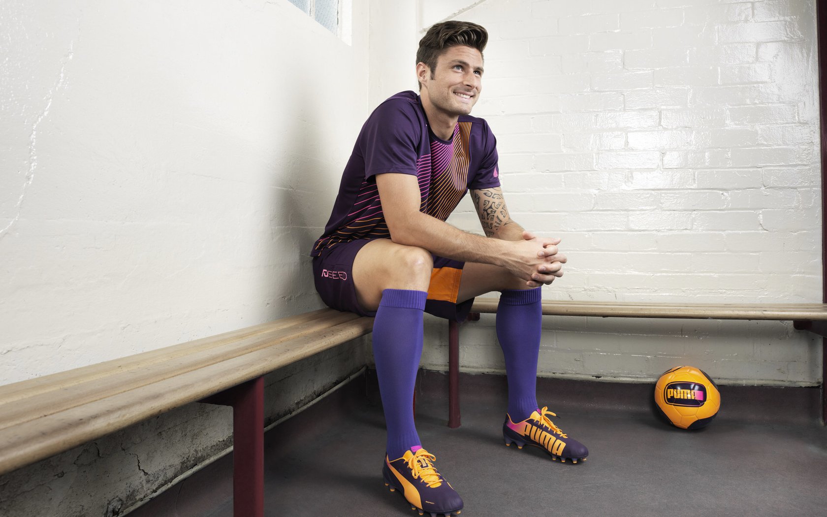 红色风暴与橙色传奇,法拉利碾压威廉姆斯,维斯塔潘刷新纪录之夜